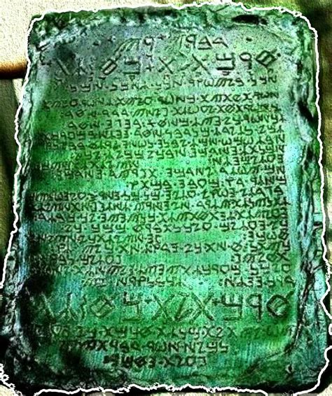 who discovered the emerald tablets